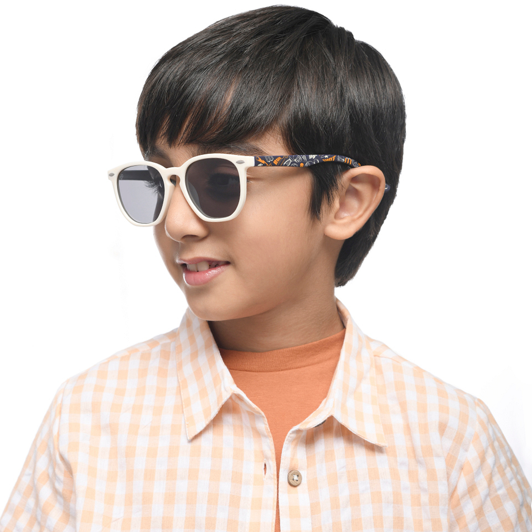 Hooper White Full Rim Round left side