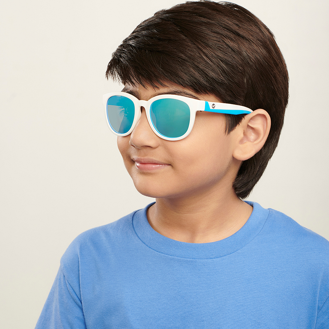 Hooper White Full Rim Round right side