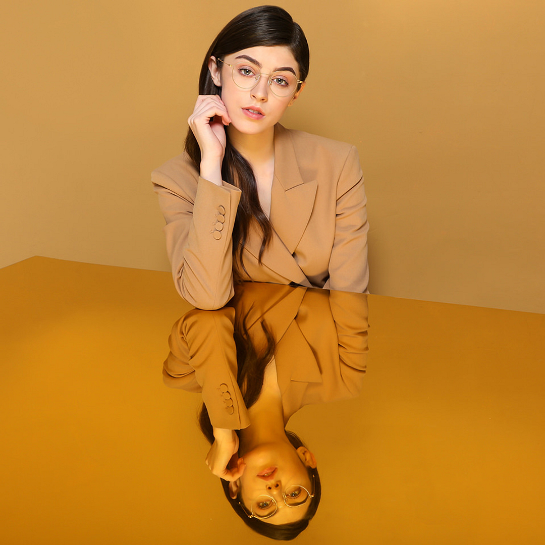 John Jacobs Gold Full Rim Round left side