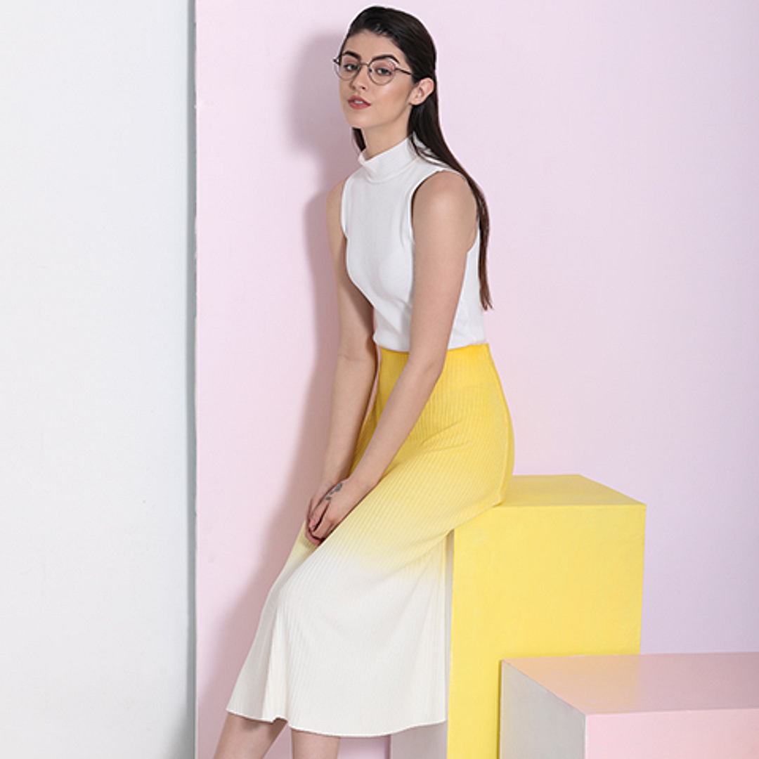 John Jacobs Black Full Rim Round right side