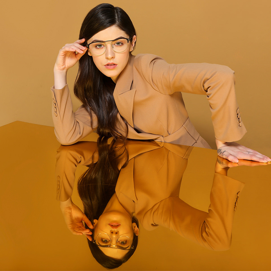 John Jacobs Black Full Rim Round right side