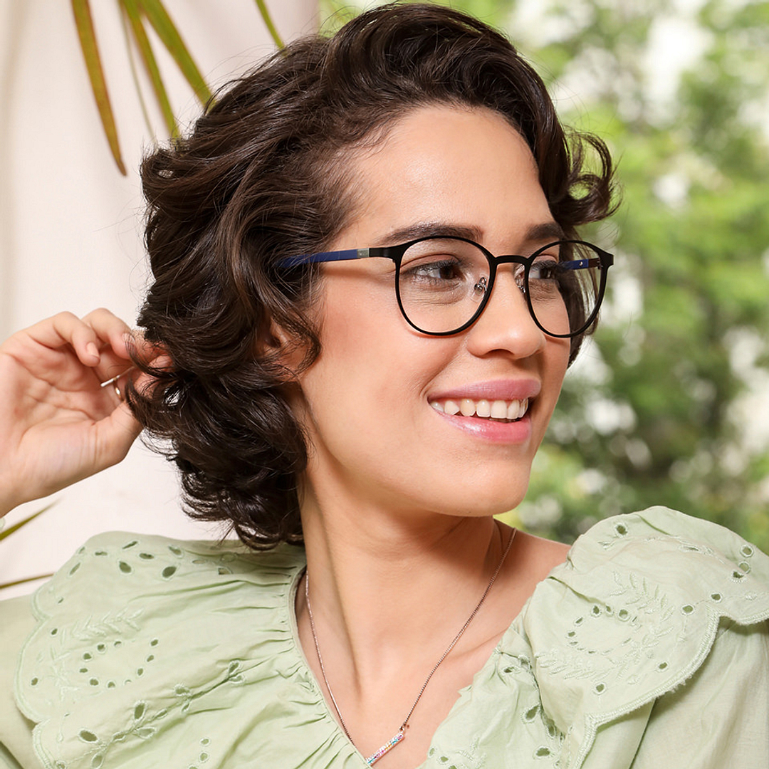 John Jacobs Online Black Full Rim Round right side