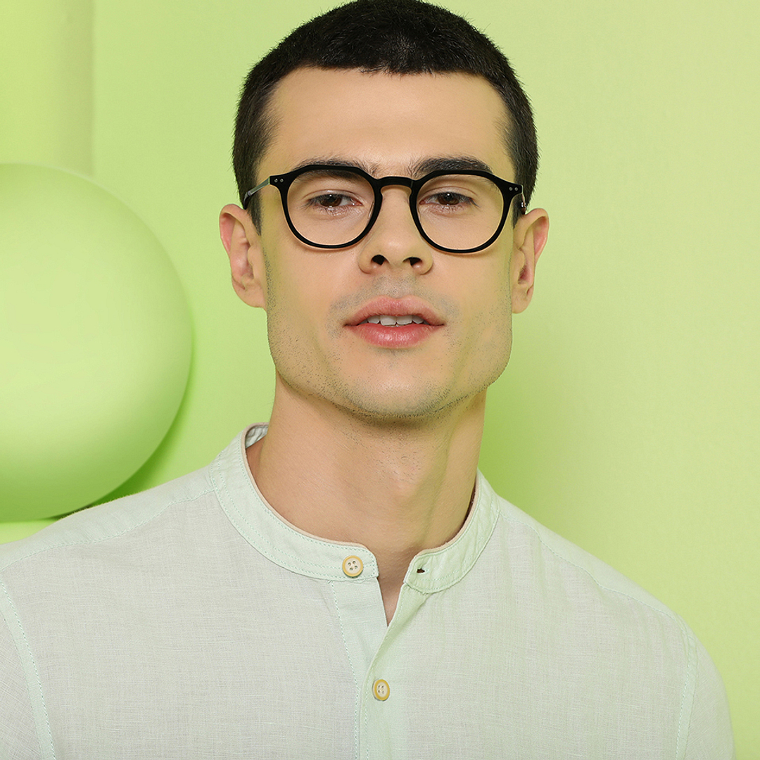 John Jacobs Online Black Full Rim Geometric left side