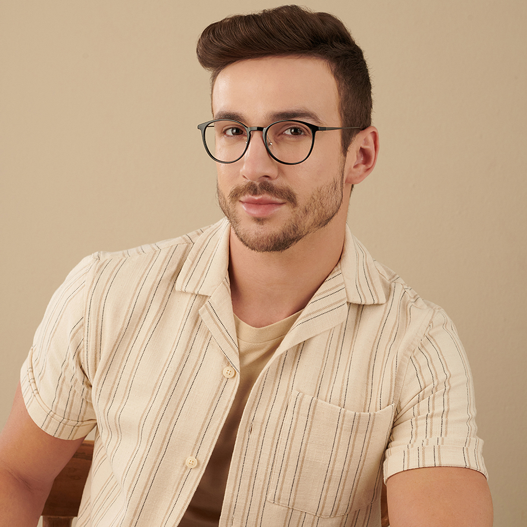 John Jacobs Online Black Full Rim Round left side