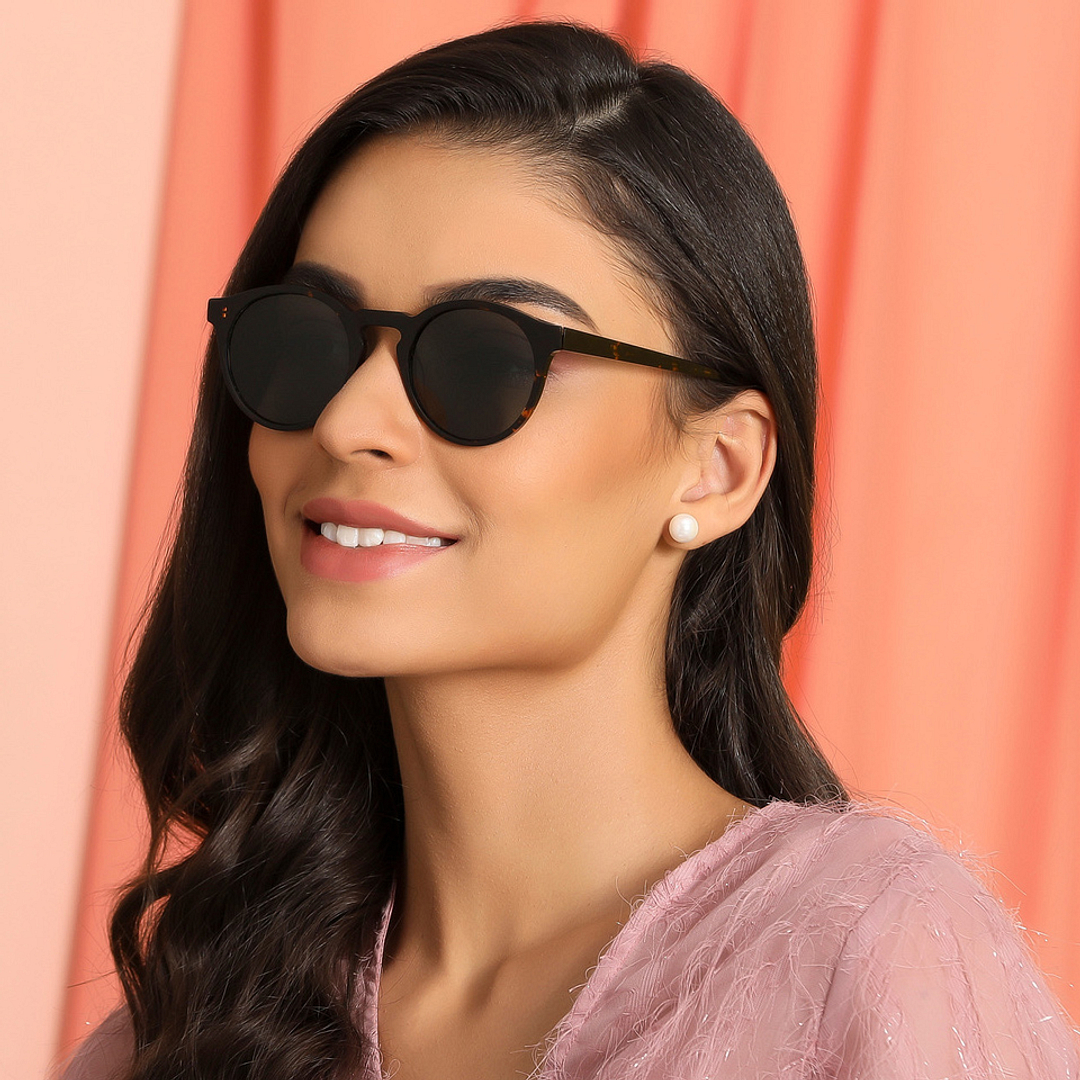 John Jacobs Tortoise Full Rim Round left side