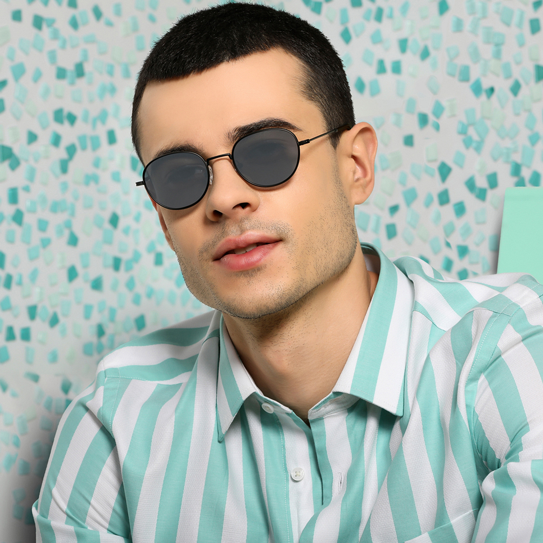 John Jacobs Online Black Full Rim Round right side