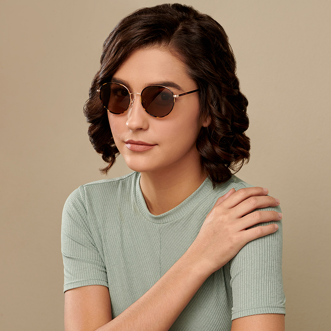 John Jacobs Online Gold Full Rim Round left side