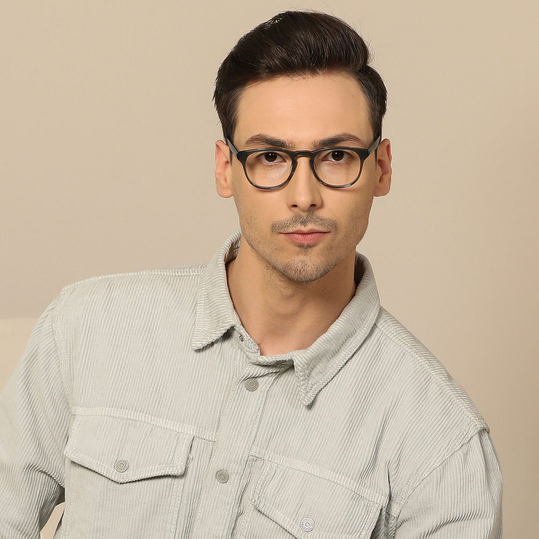 John Jacobs Online Gray Transparent Full Rim Round right side