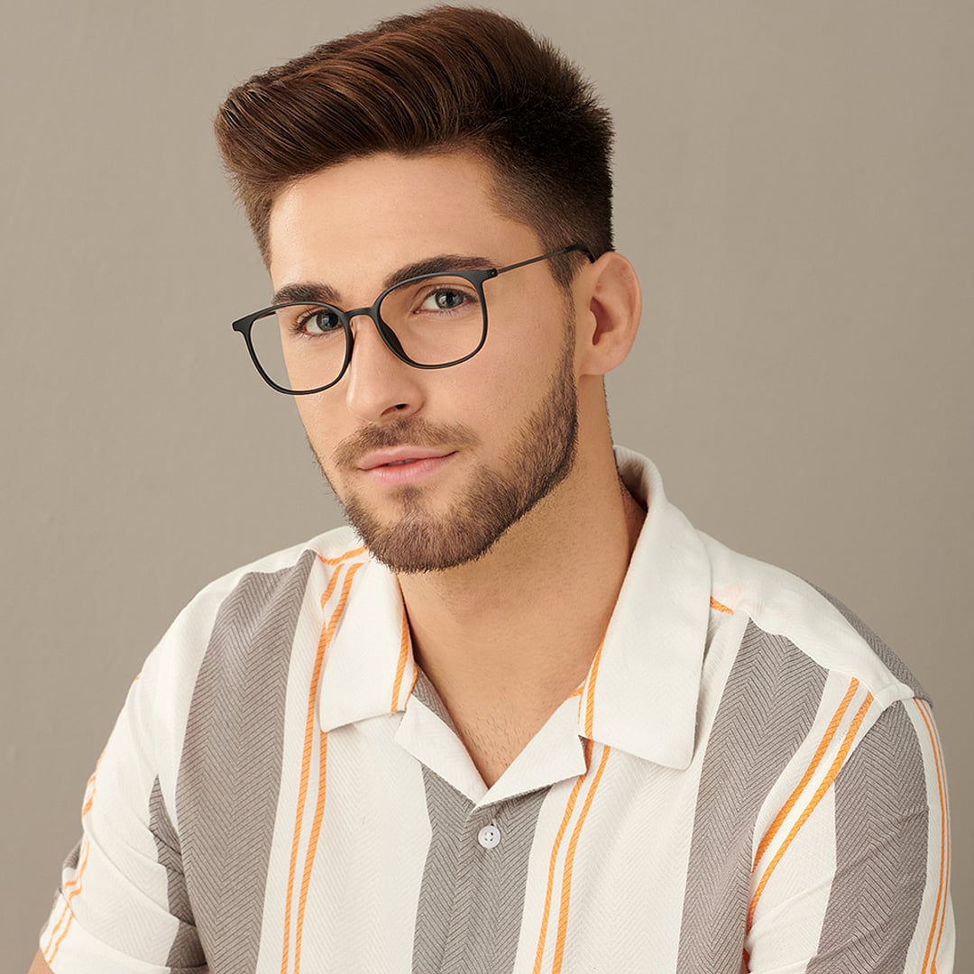 Lenskart Air Black Full Rim Round left side