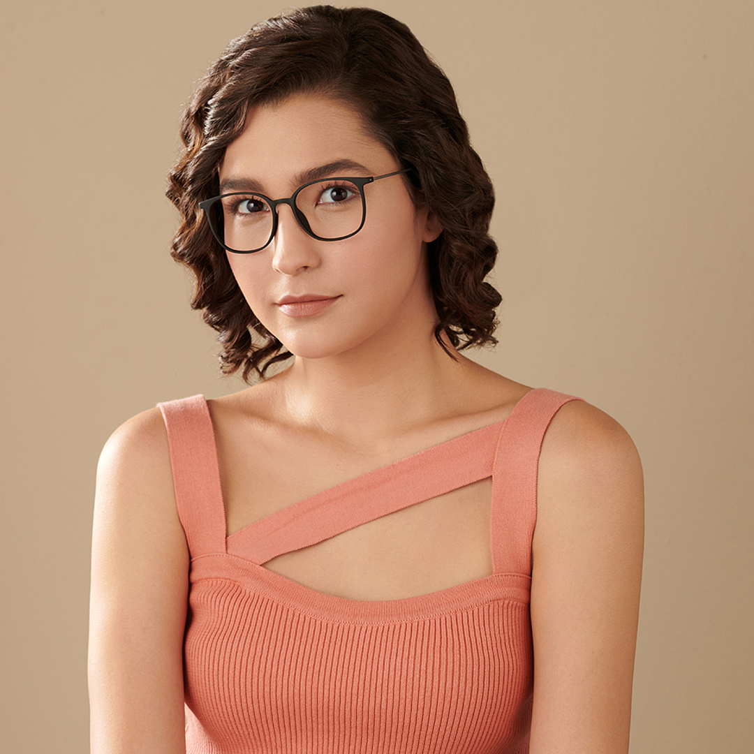 Lenskart Air Black Full Rim Round left side