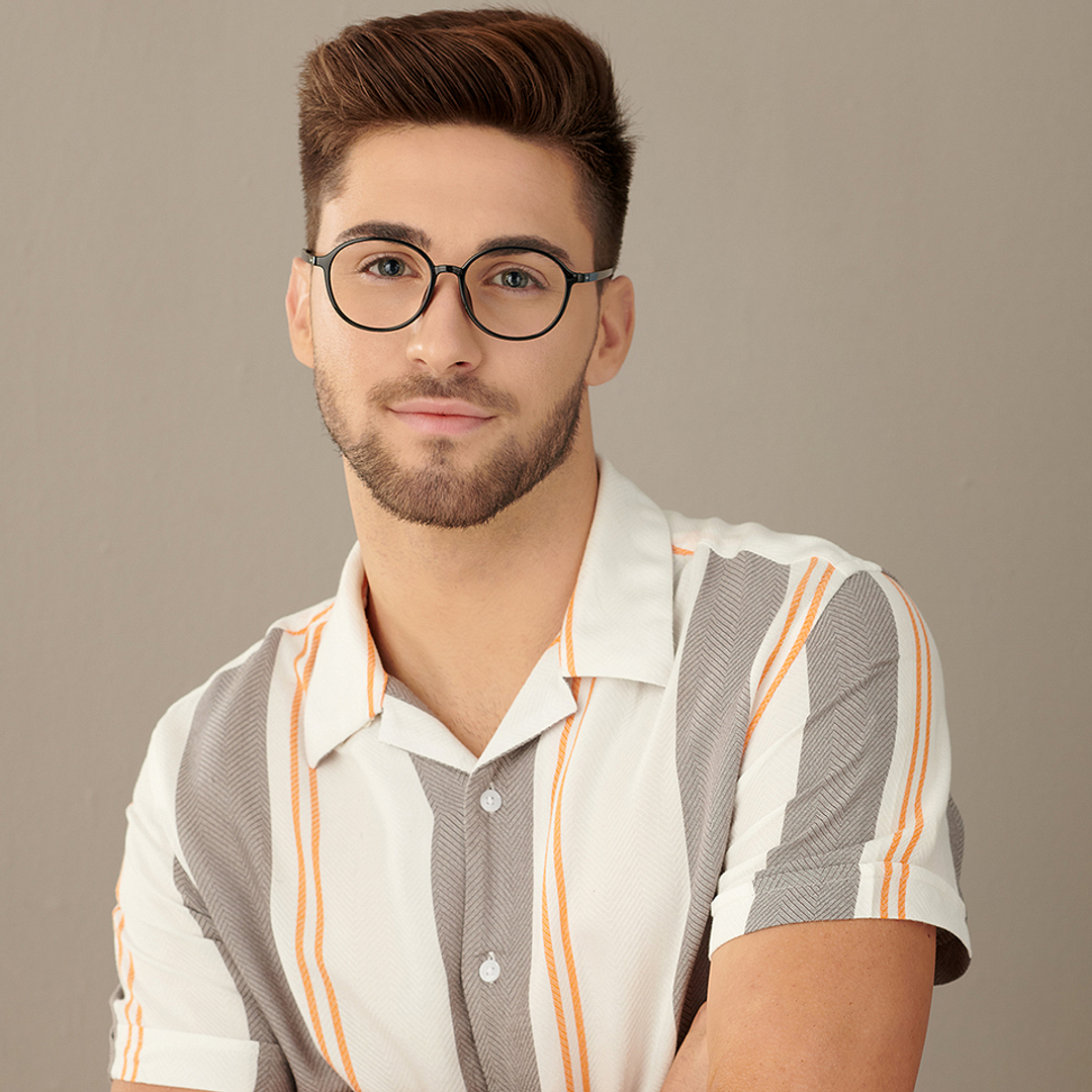 Lenskart Air Online Black Full Rim Round right side