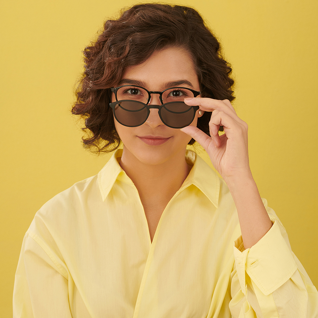 Lenskart Air Online Black Full Rim Round left side