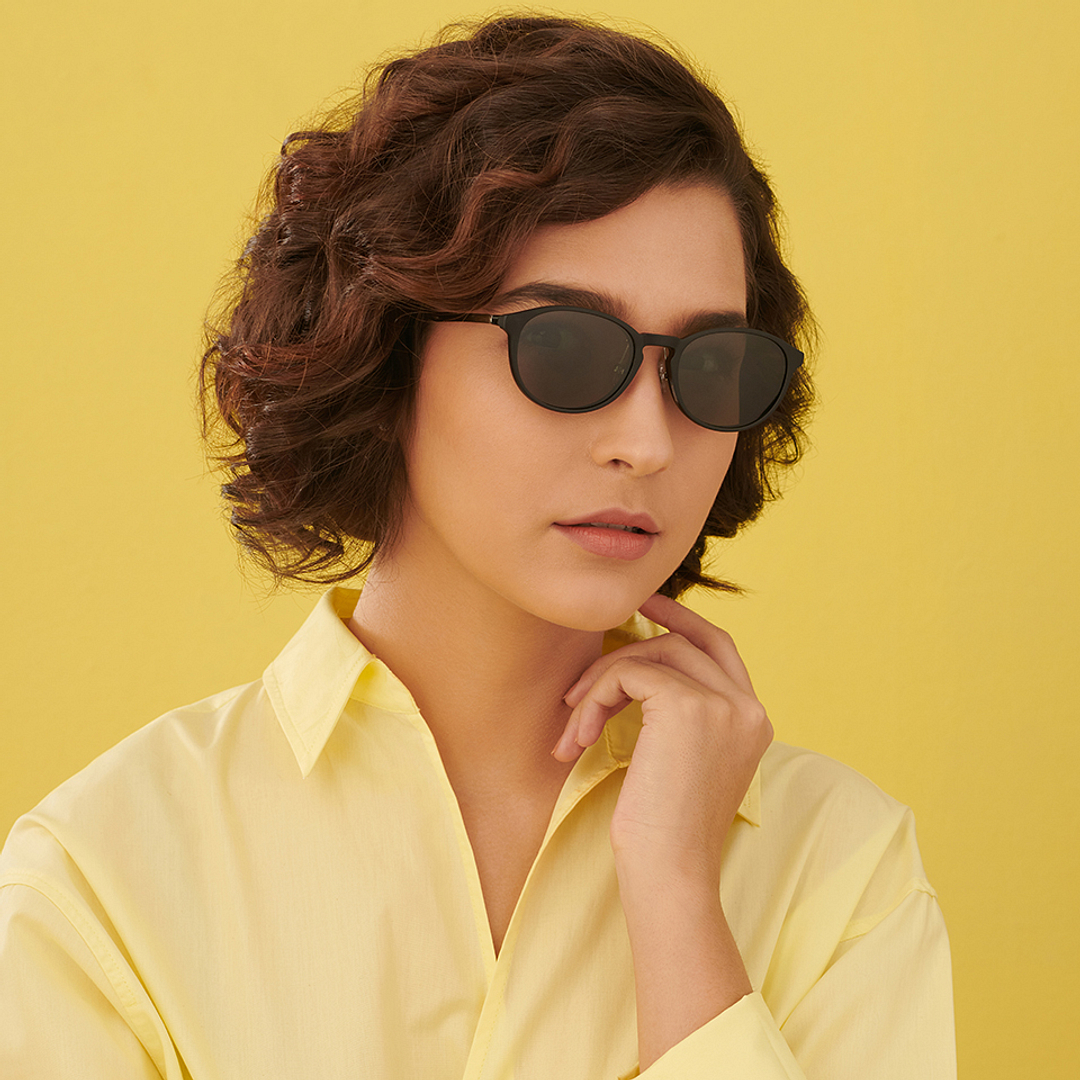 Lenskart Air Online Black Full Rim Round right side