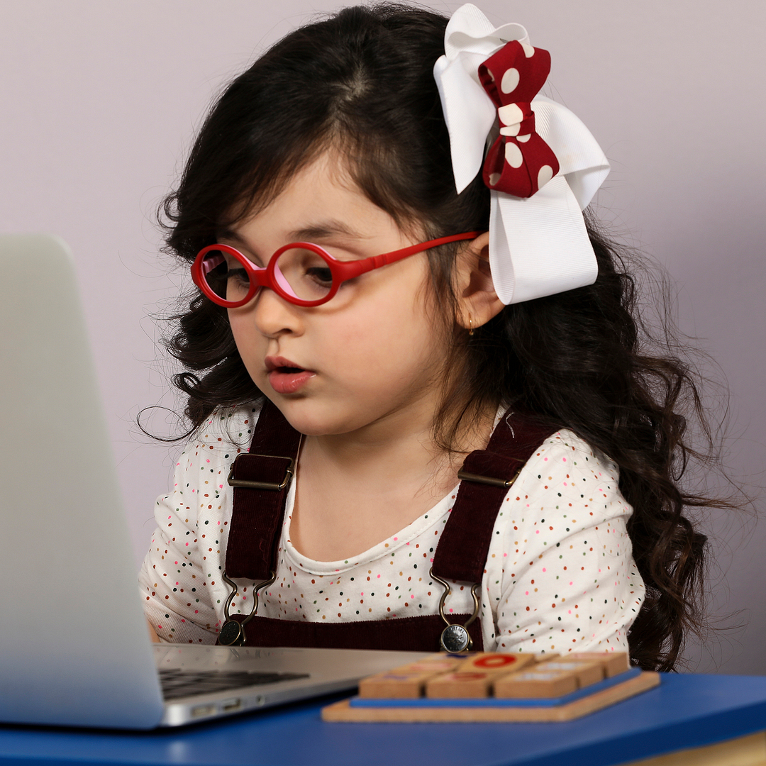 Hooper Online Red Full Rim Round left side