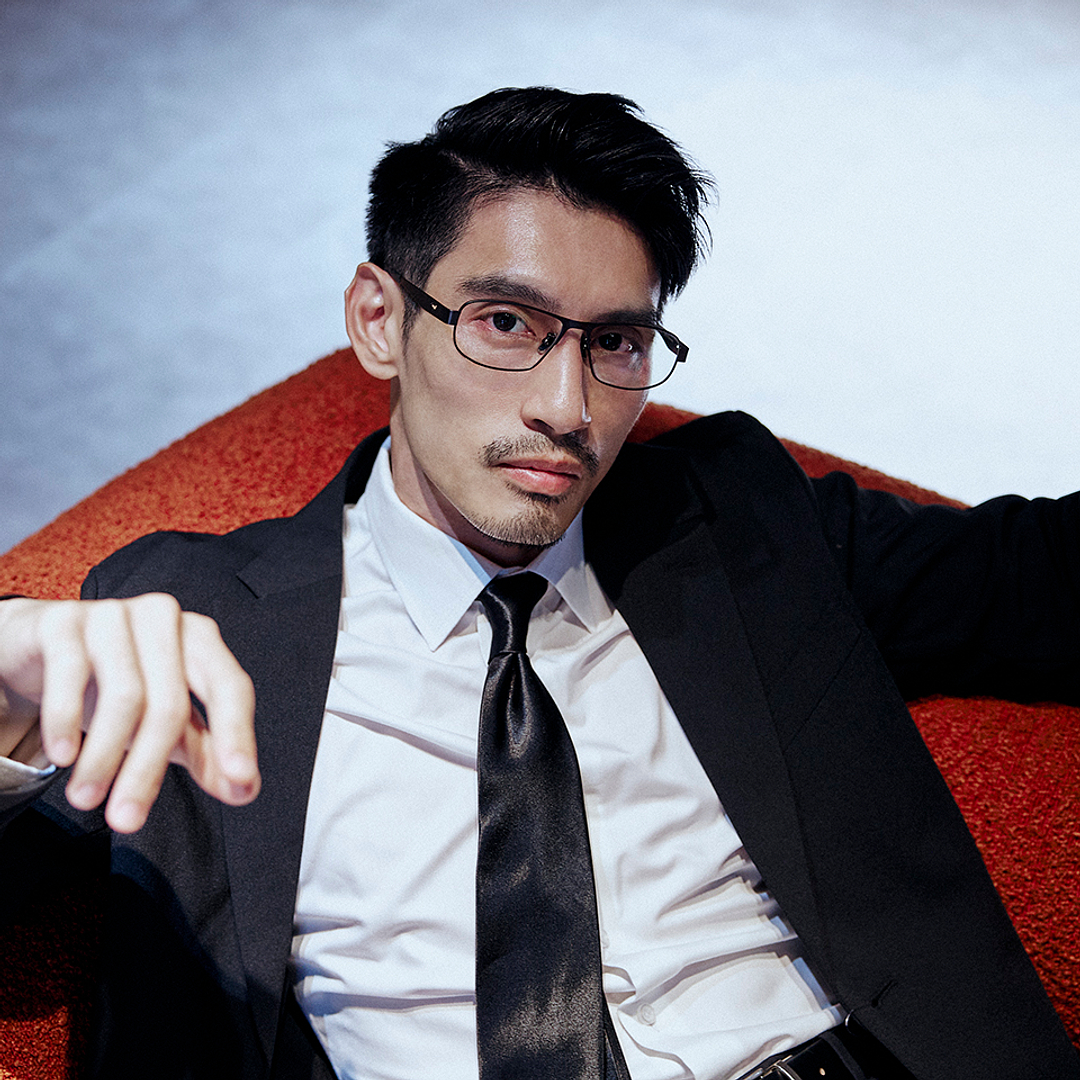 Lenskart Black Full Rim Rectangle right side