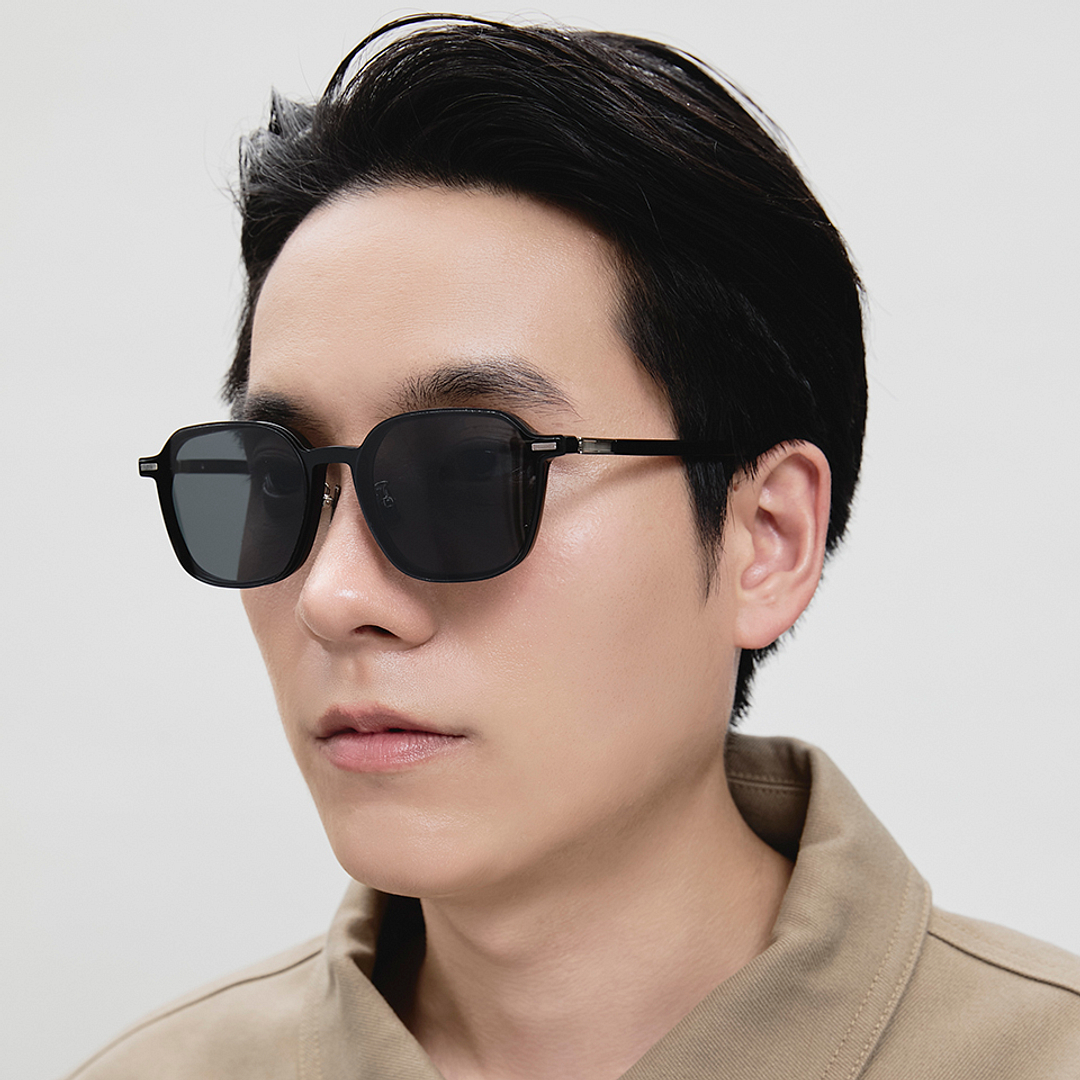 Lenskart Black Full Rim Geometric left side