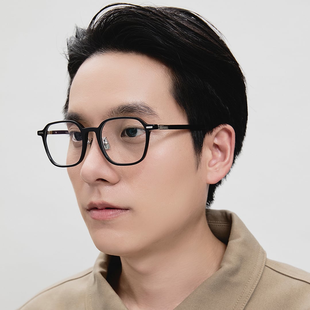 Lenskart Black Full Rim Geometric right side