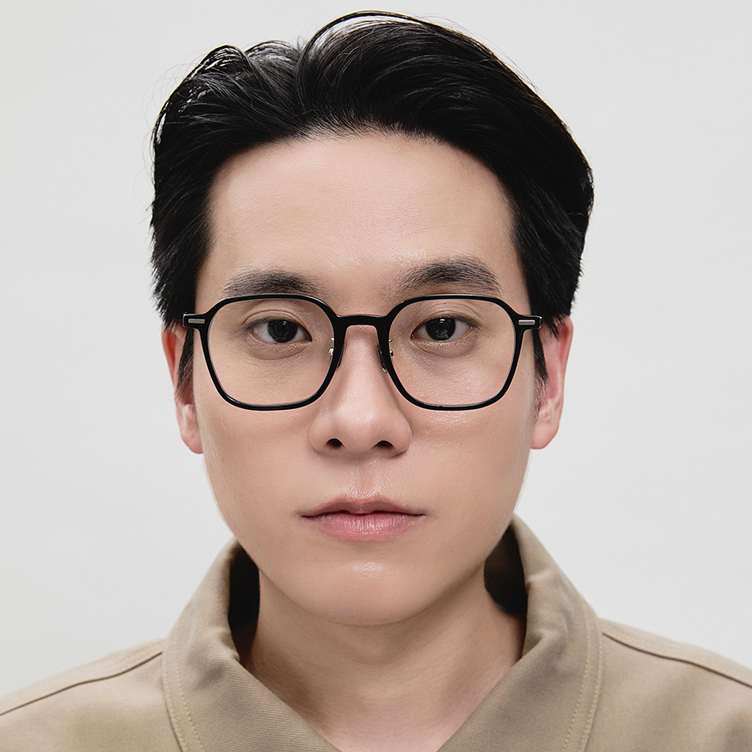 Lenskart Black Full Rim Geometric left side