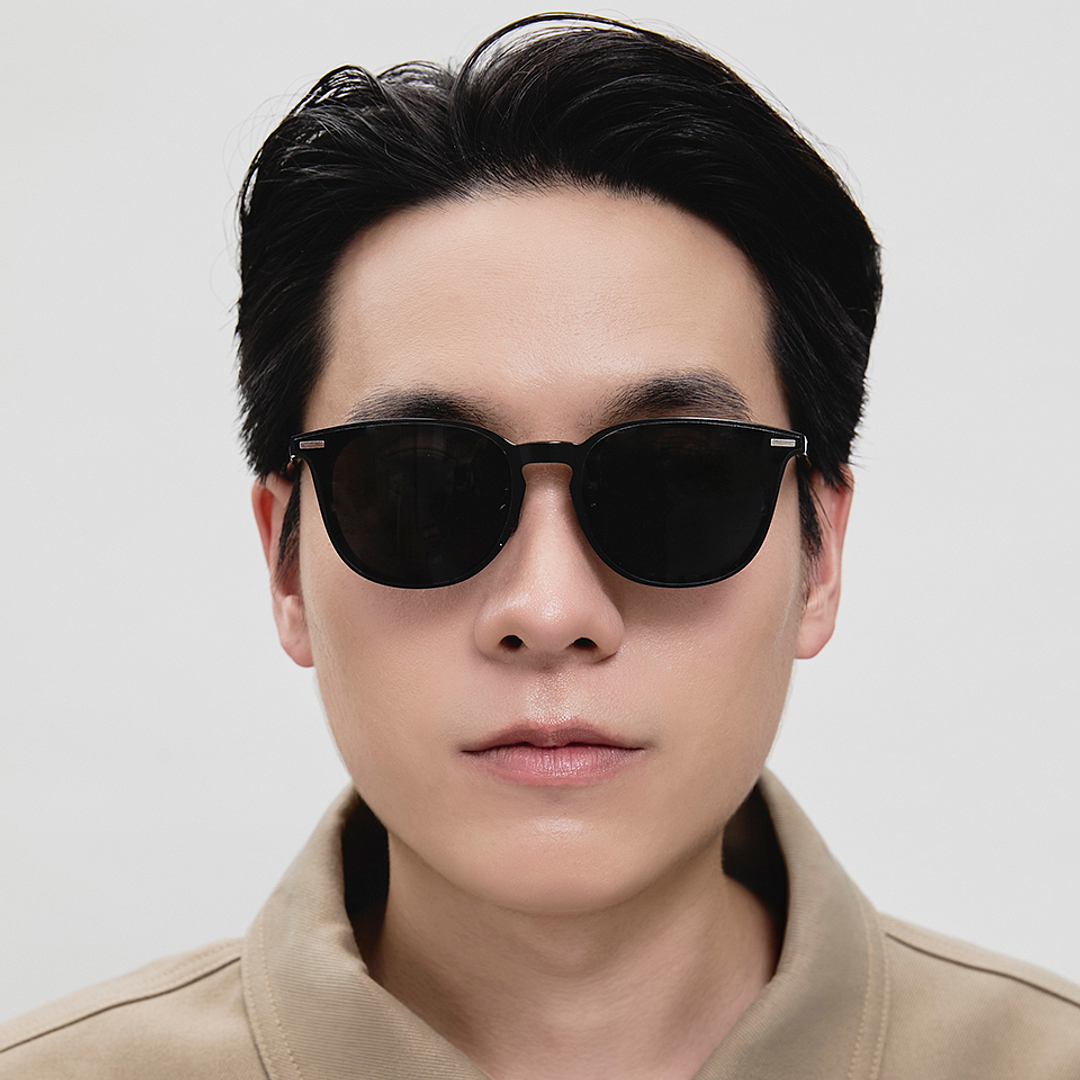 Lenskart Black Full Rim Round left side