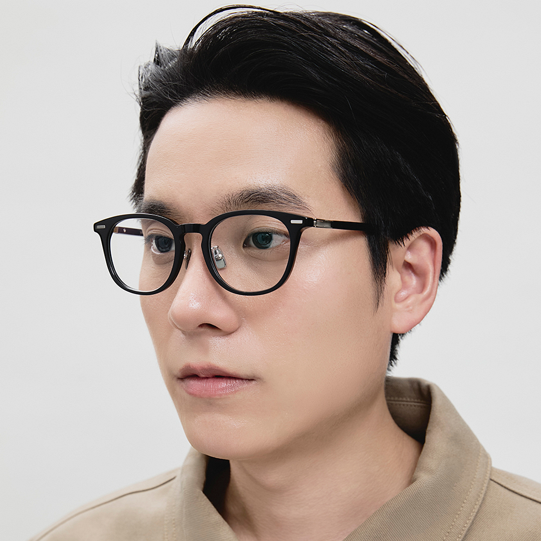 Lenskart Black Full Rim Round left side