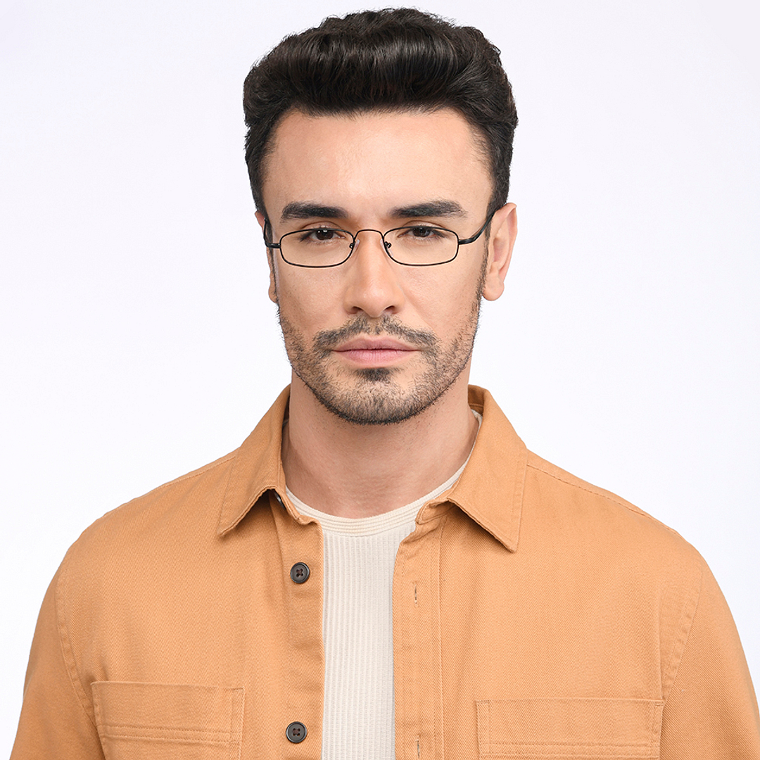 Lenskart READERS Black Full Rim Oval Lenskart READERS LR 6967 Only for 2 5 Prefitted Powers right side