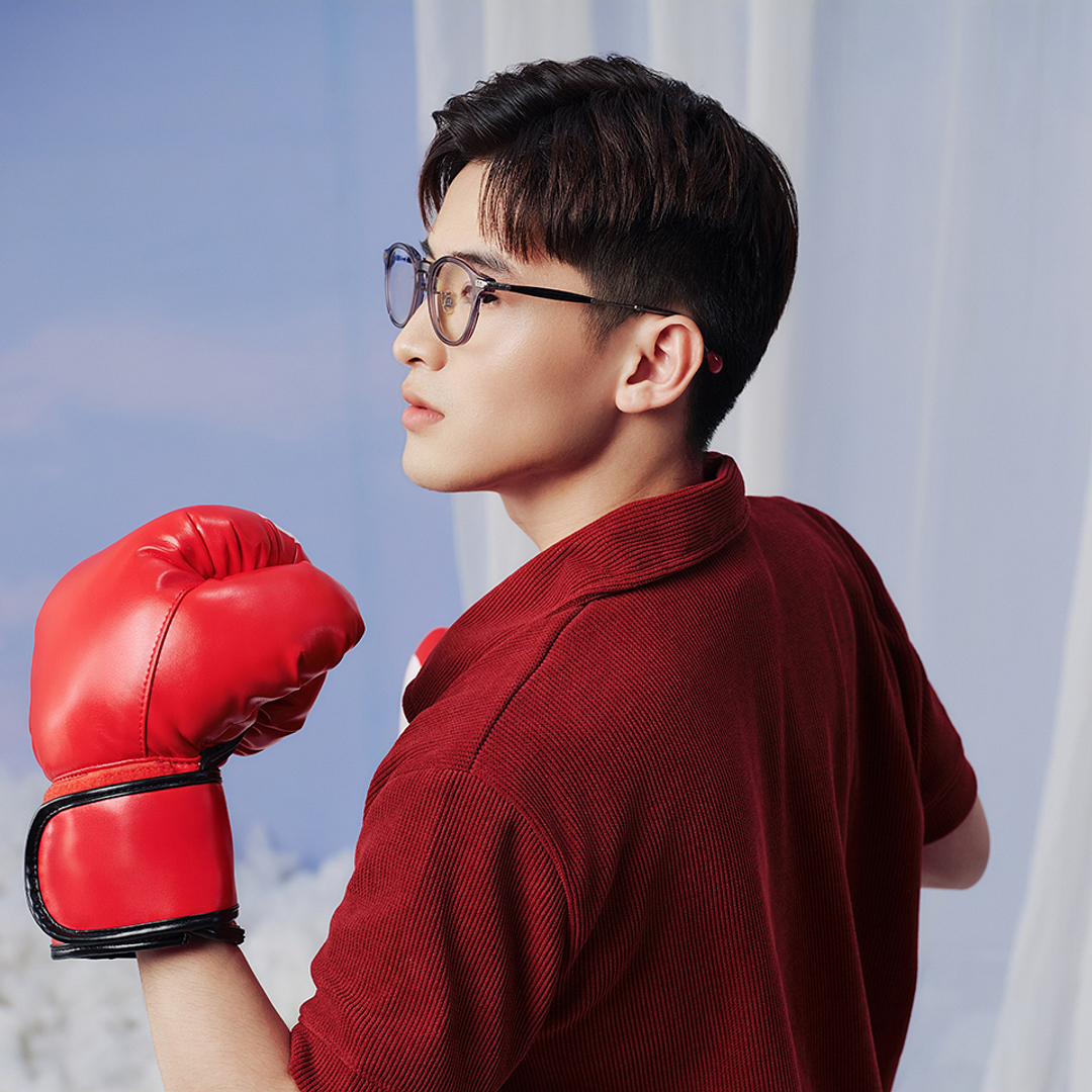 Lenskart Black Transparent Full Rim Round left side