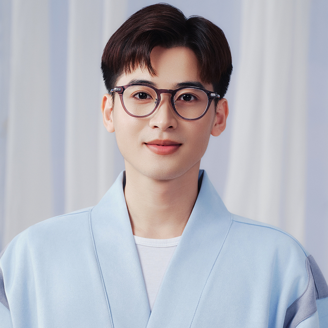 Lenskart Black Transparent Full Rim Round right side