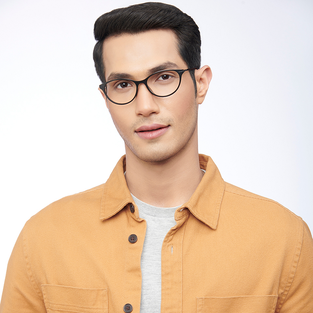 Lenskart BLU Screen Glasses Blue Block Zero Power Screen Glasses : Black Full Rim Cat Eye Lenskart Blu LB E14791-C1 right side