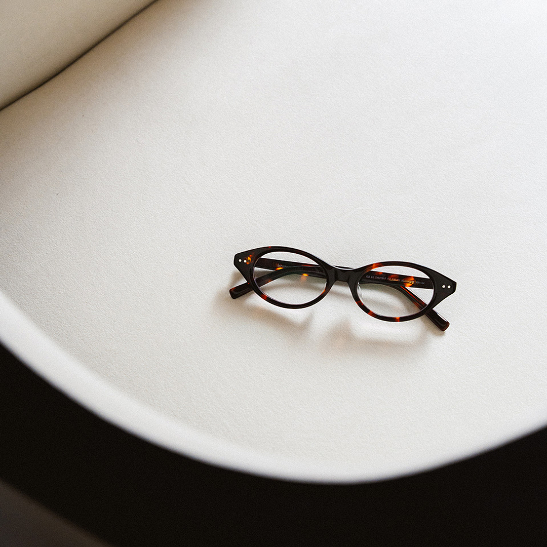 Lenskart Brown Tortoise Full Rim Round left side