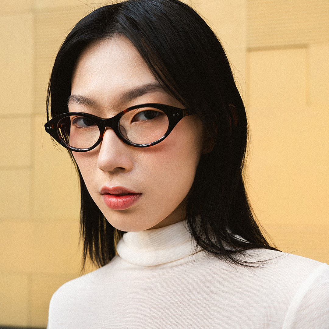 Lenskart Brown Tortoise Full Rim Round left side