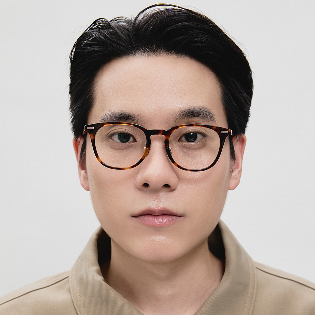 Lenskart Brown Tortoise Full Rim Round right side