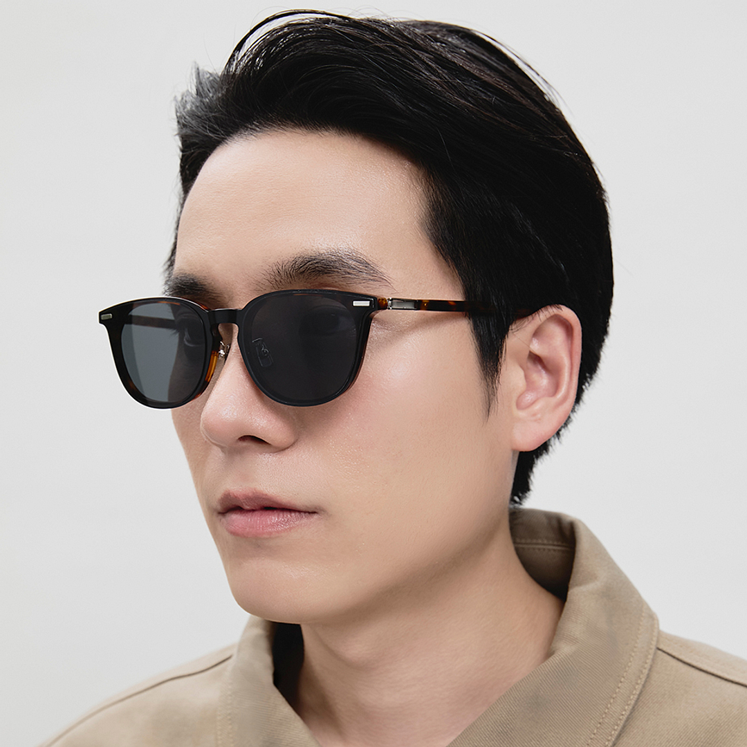 Lenskart Brown Tortoise Full Rim Round right side