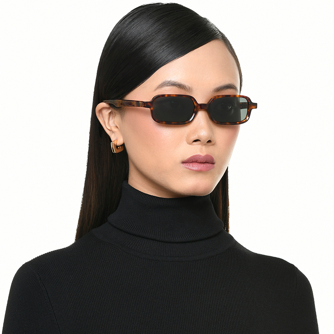 Lenskart Tortoise Full Rim Rectangle right side