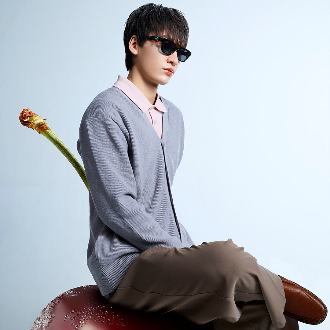 Lenskart Black Full Rim Rectangle right side