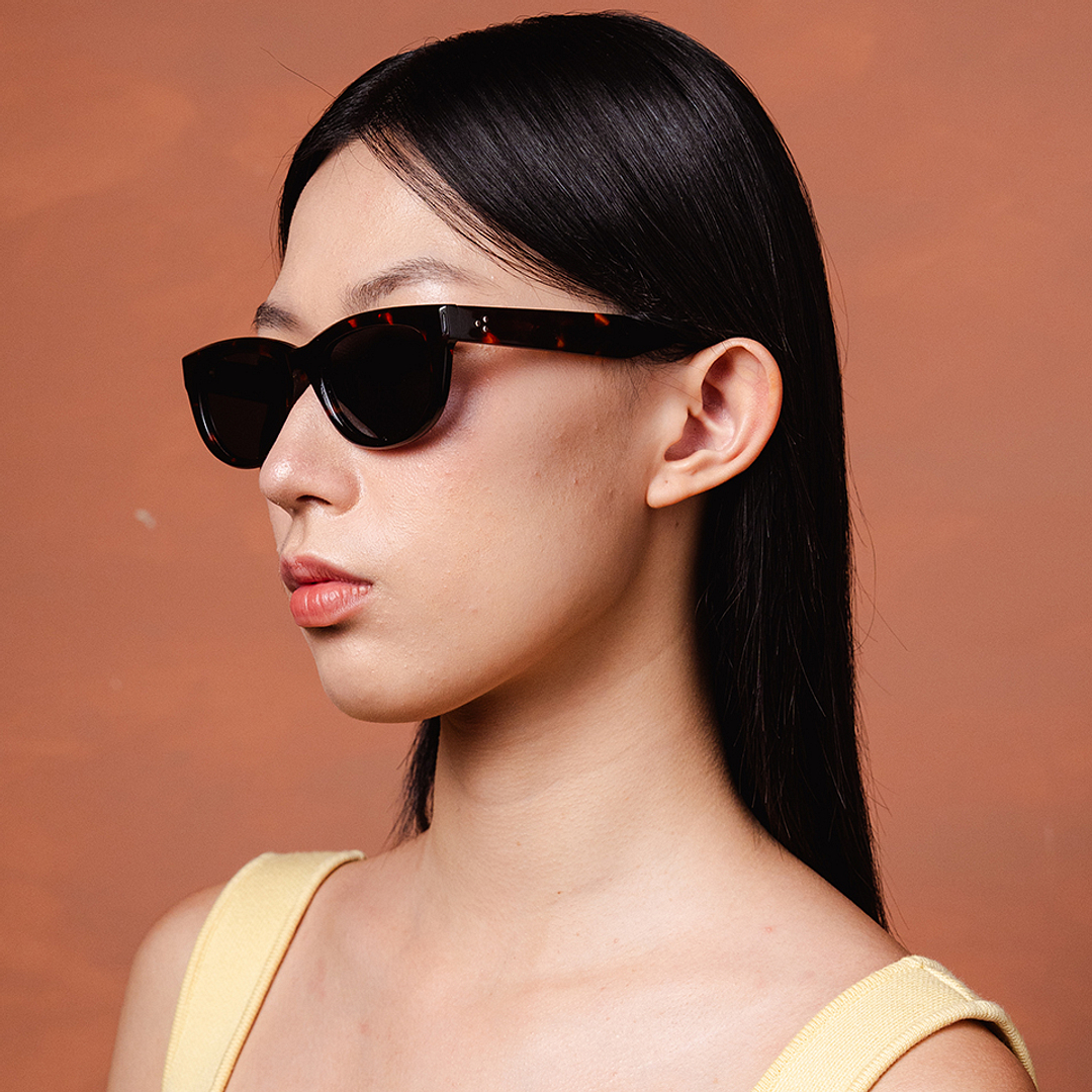 Lenskart Brown Tortoise Full Rim Cat Eye right side