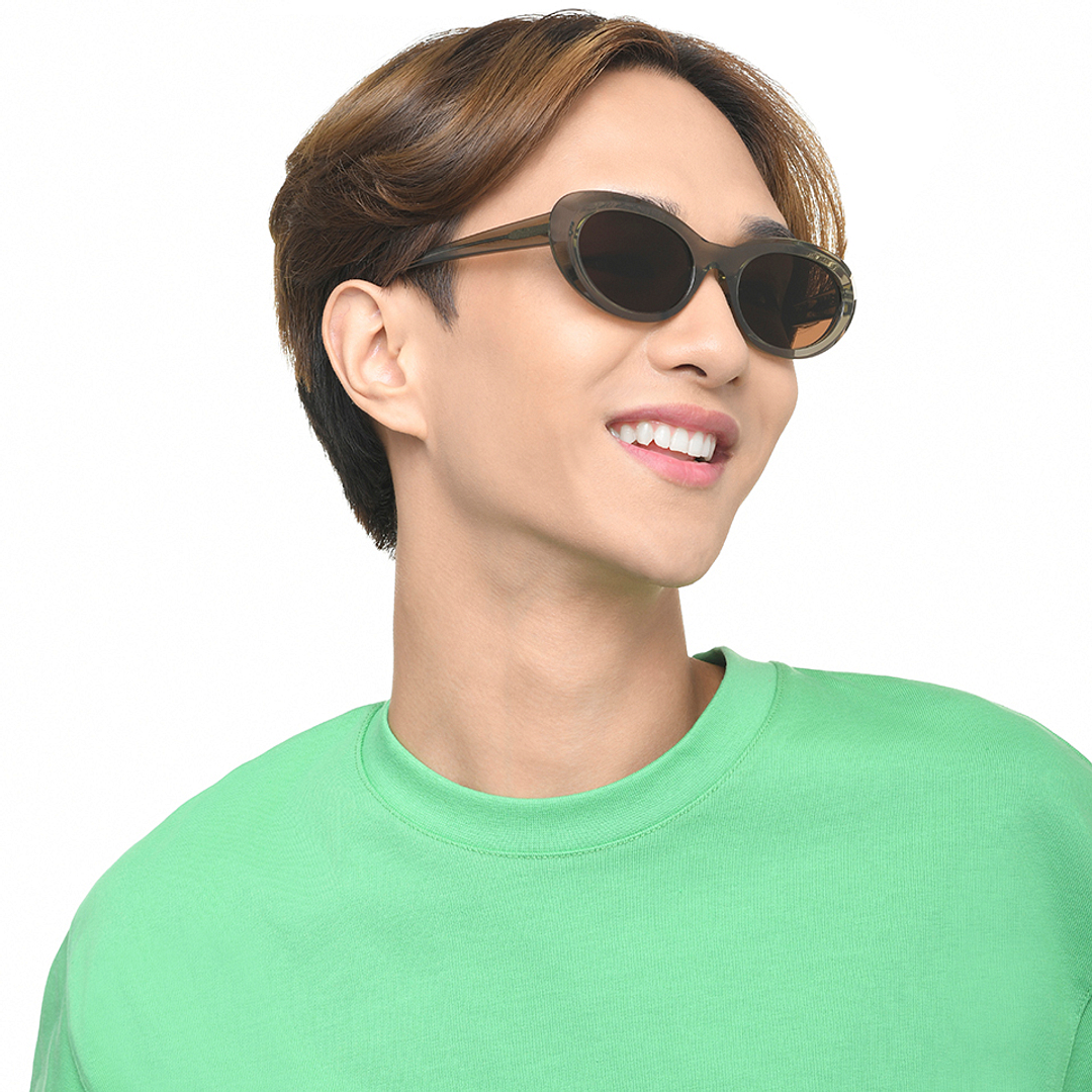 Lenskart Gray Transparent Full Rim Round left side