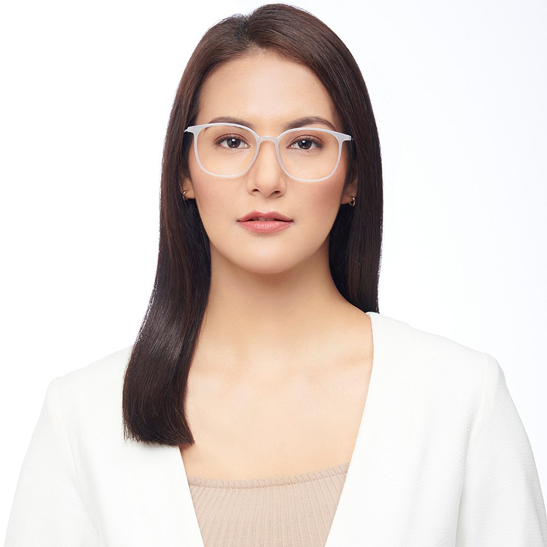 Lenskart Air Online Gray Transparent Full Rim Round right side