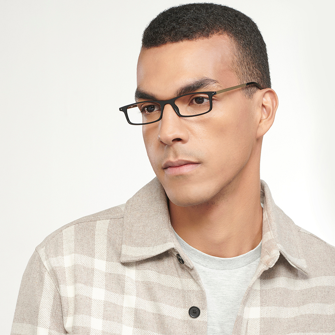 Lenskart READERS Black Dark Gunmetal Full Rim Rectangle Lenskart READERS LR E13700 Only for 1 5 Prefitted Powers right side