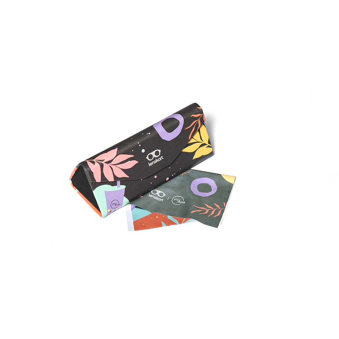 Lenskart Lenskart Playmade Christmas Case left side