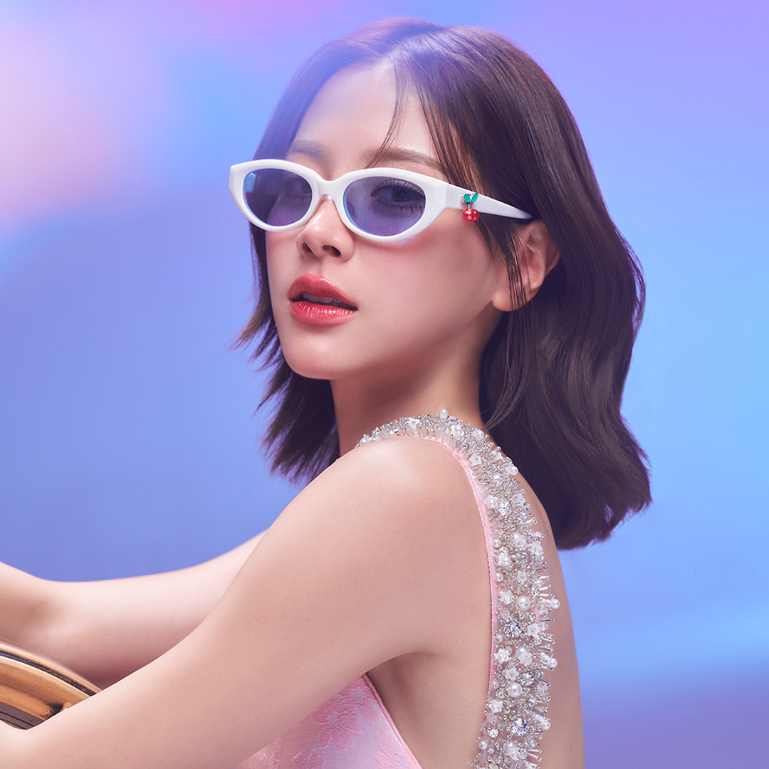 Lenskart White Full Rim Cat Eye right side