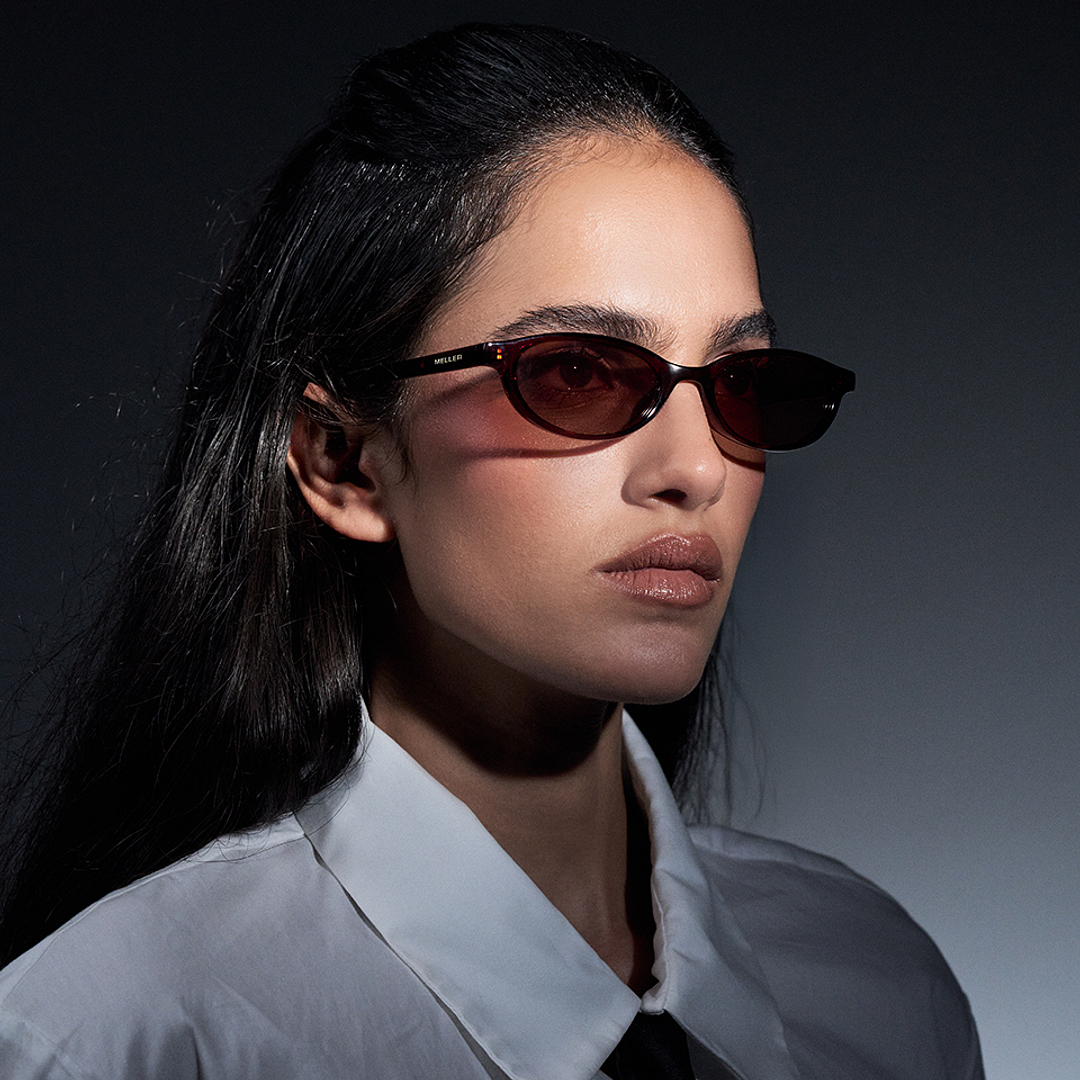 Meller Red Full Rim Oval left side