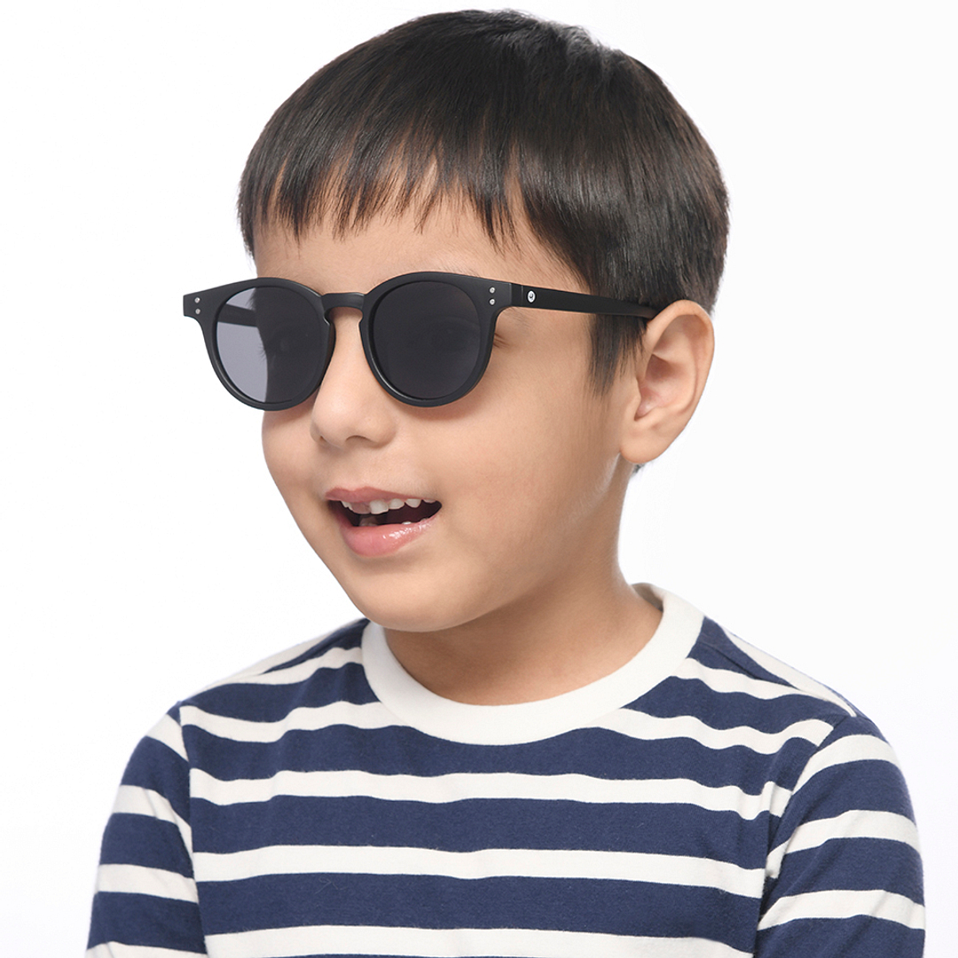 Hooper Black Full Rim Round left side