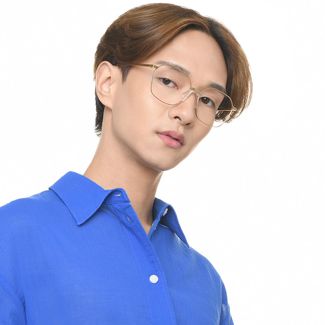 John Jacobs Gold Full Rim Geometric right side