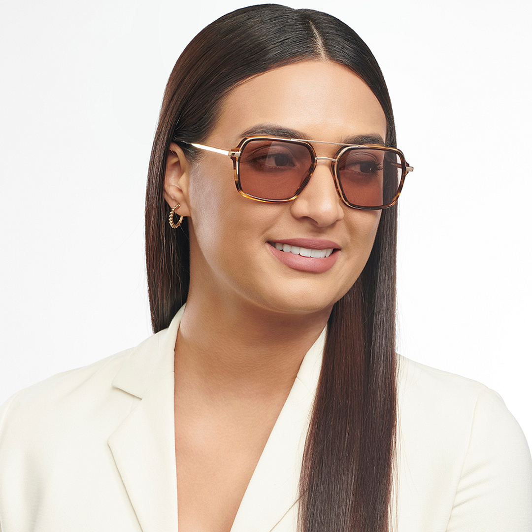 John Jacobs Online Gold Full Rim Square left side