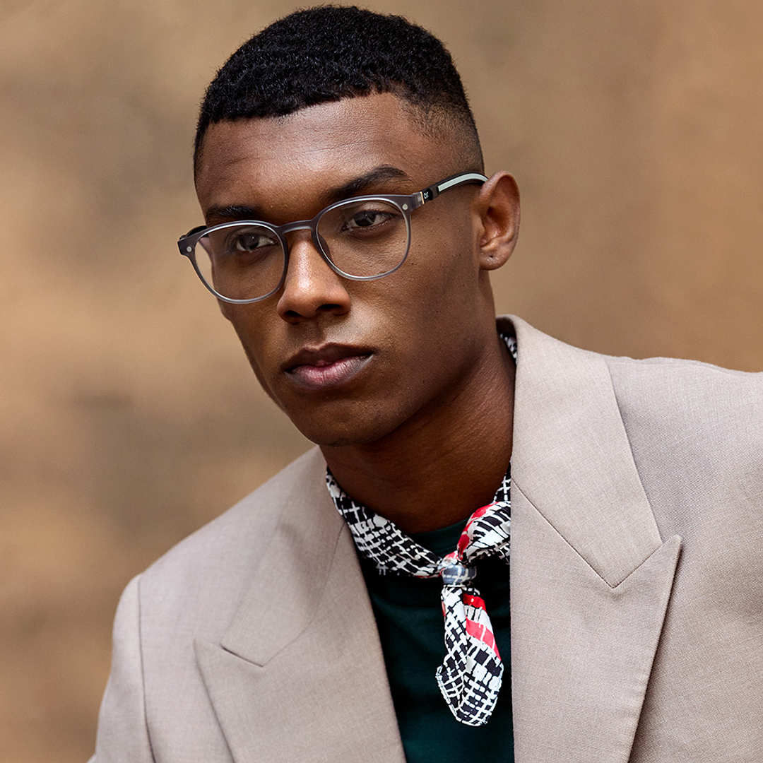 Lenskart Air Gray Transparent Full Rim Round right side