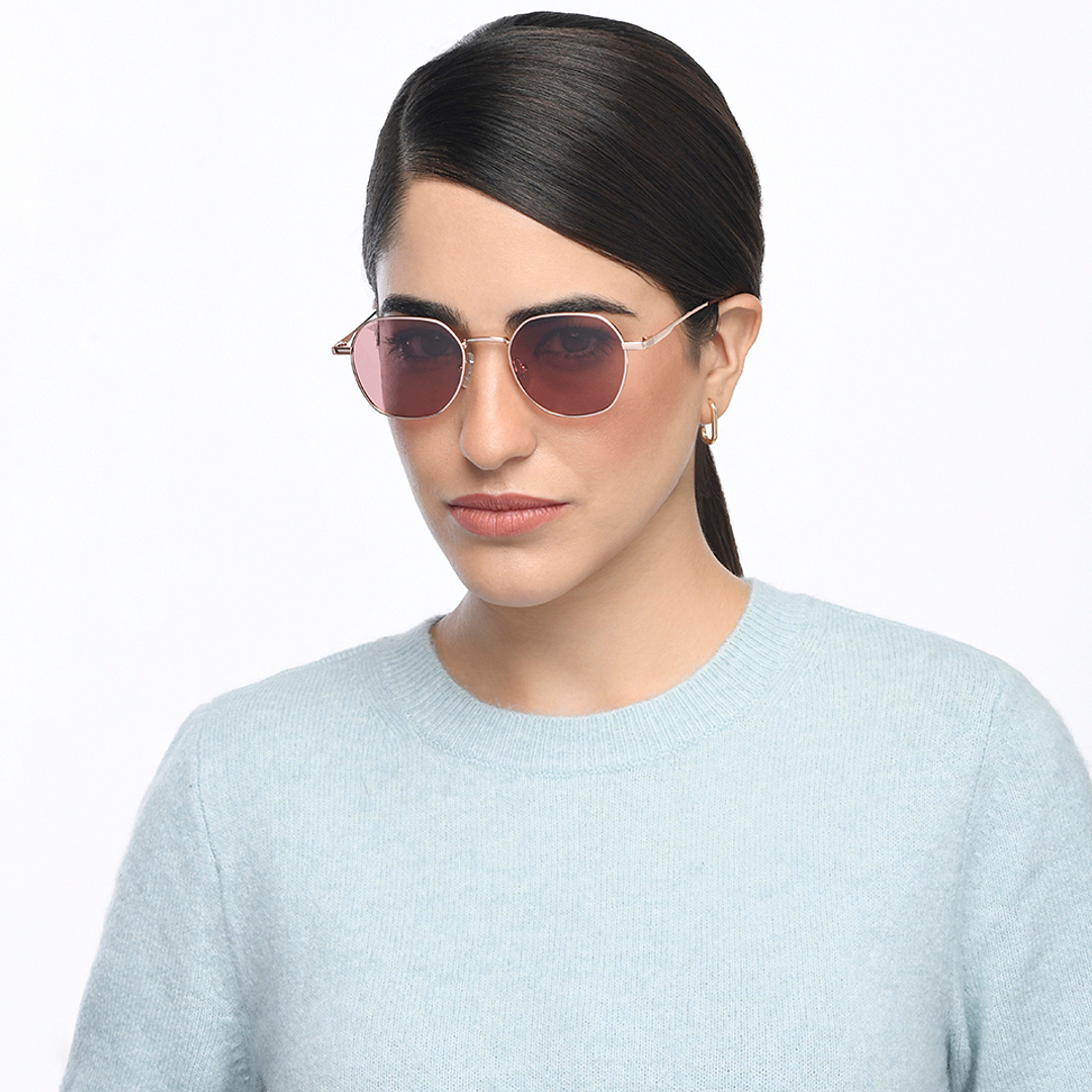 Vincent Chase Polarized Gold Full Rim Geometric right side