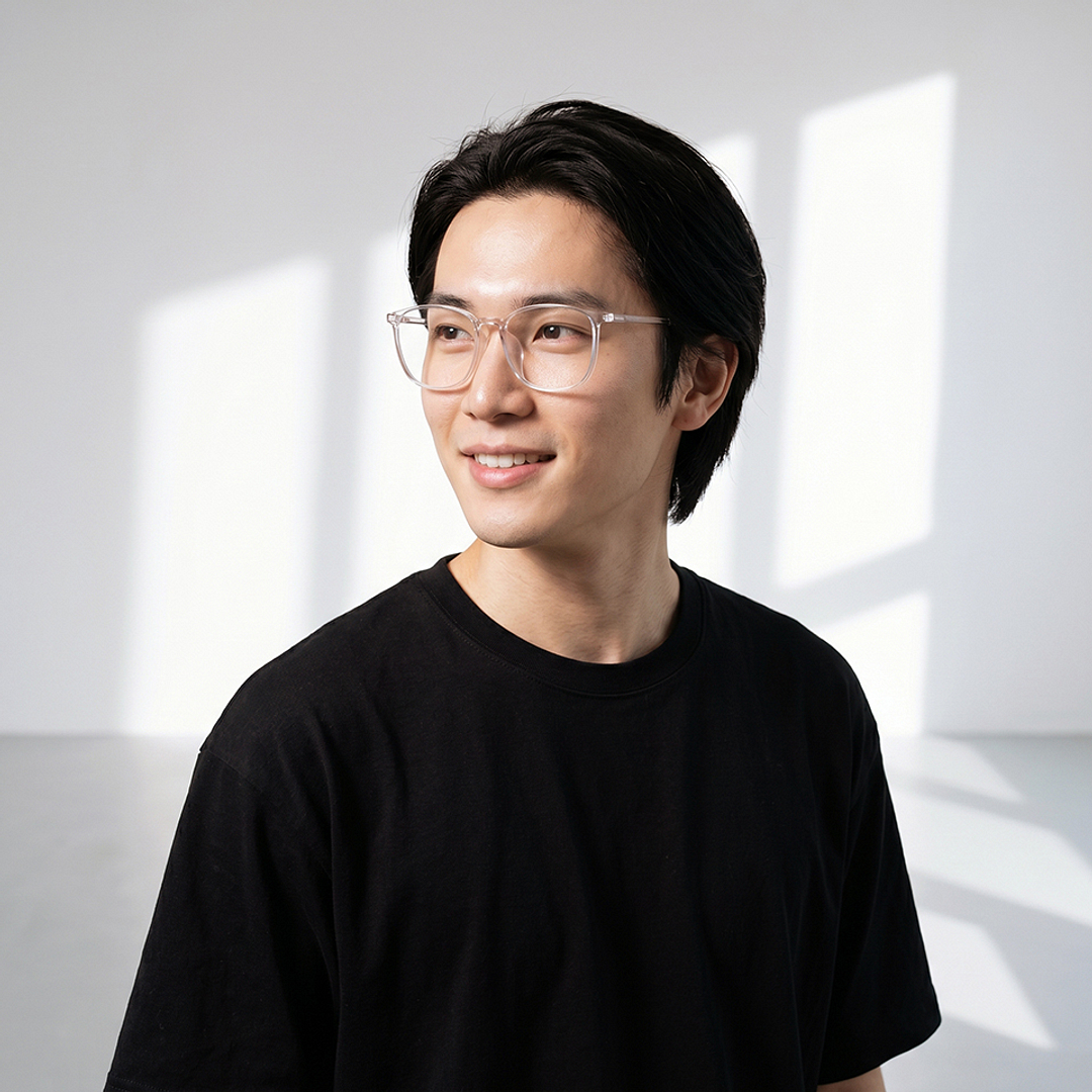 OWNDAYS | ESSENTIAL Clear Full Rim Wellington right side