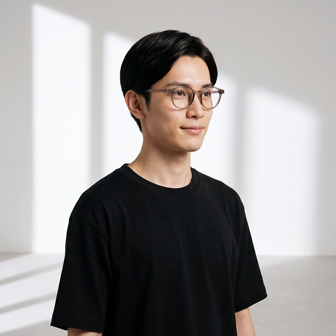 OWNDAYS | ESSENTIAL Clear Gray Full Rim Boston right side