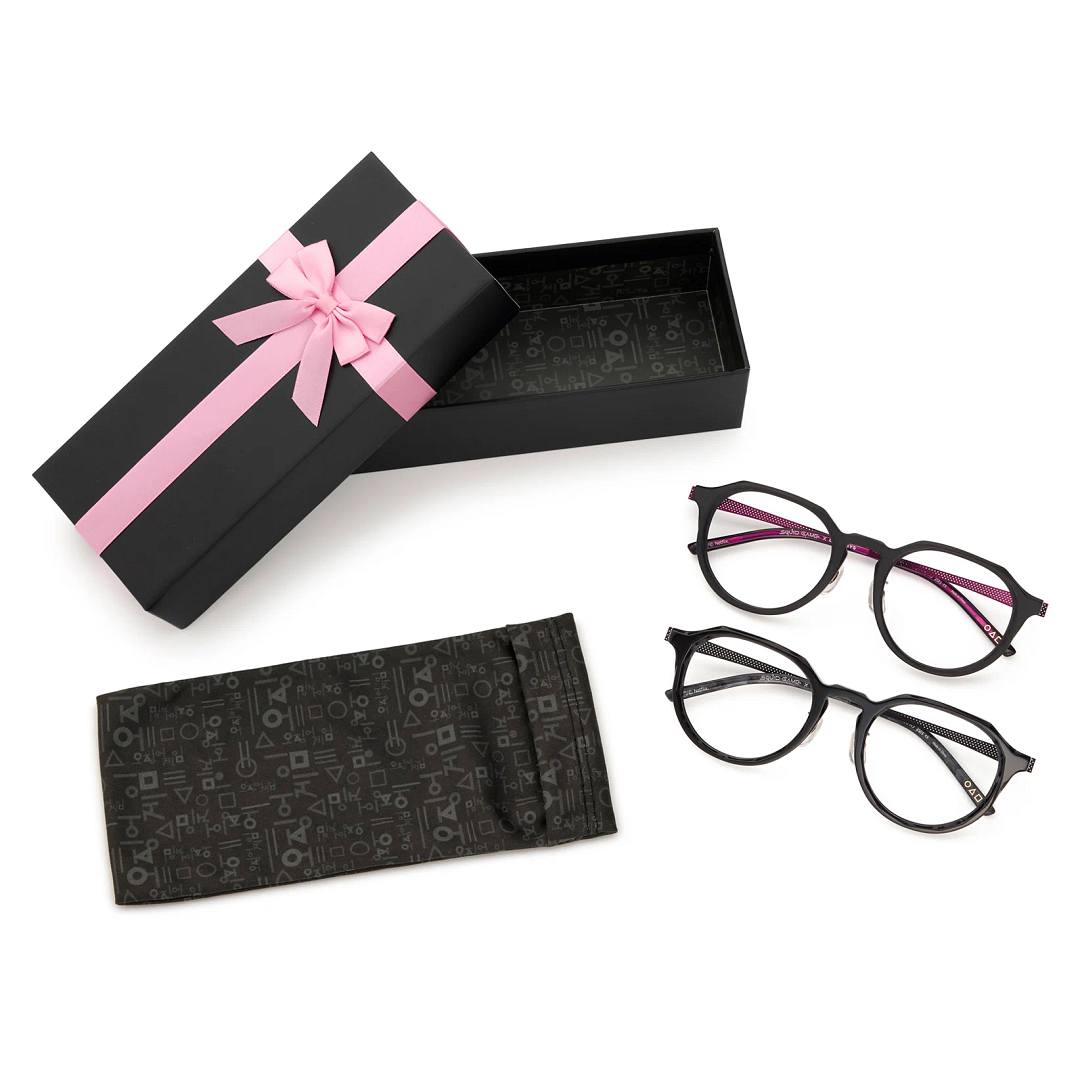 SQUID GAME × OWNDAYS Matte Black Full Rim Boston right side