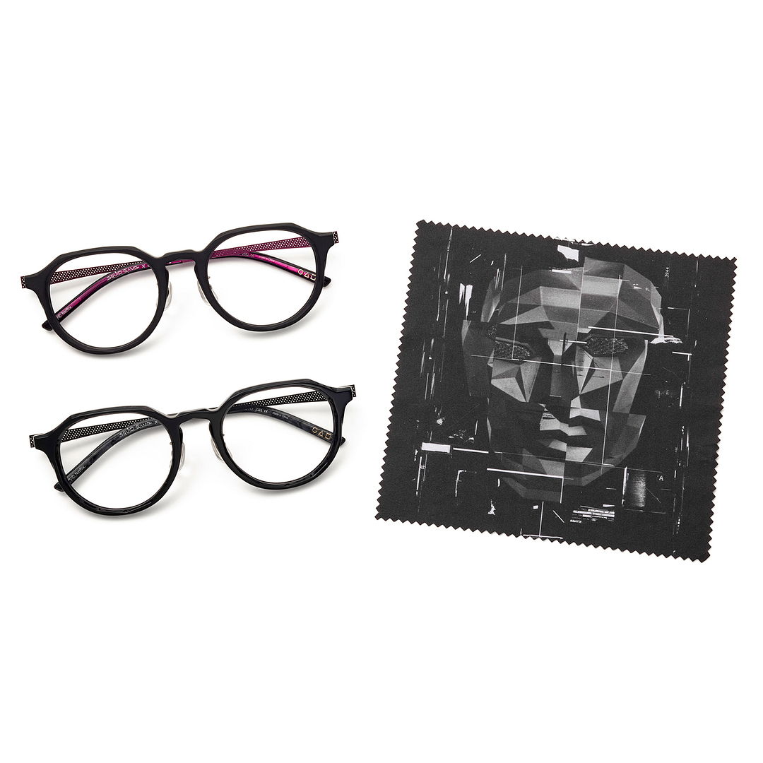 SQUID GAME × OWNDAYS Black Full Rim Boston left side